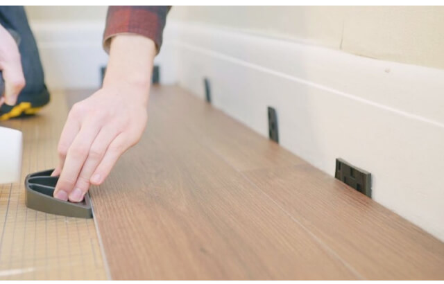 Lay Vinyl Flooring On Floorboards, How To Put Lino Down On Floorboards