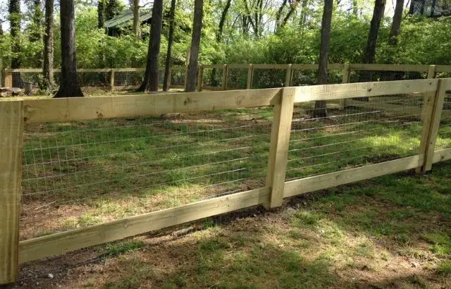 How to Stretch Welded Wire Fence