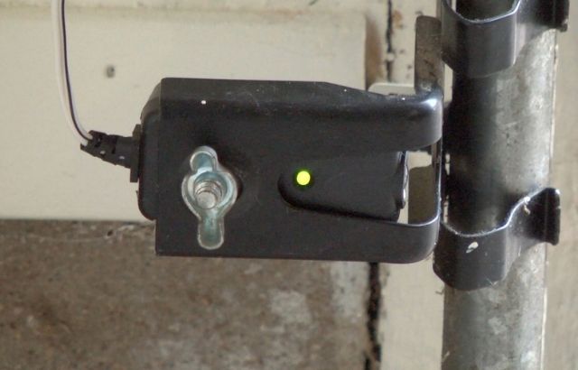 how to wire garage door sensors