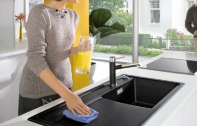 stainless steel sink water repellent