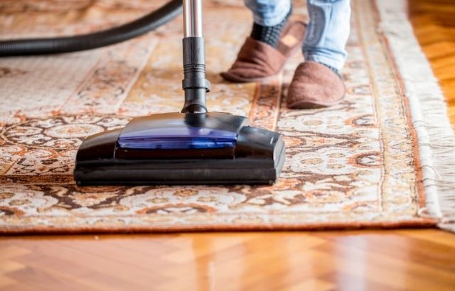How To Clean An Area Rug On Hardwood, Cleaning Area Rug On Hardwood Floor