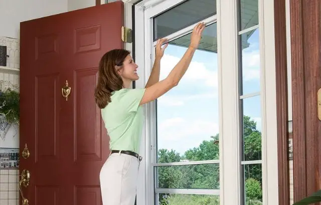 how to remove screen from the storm door