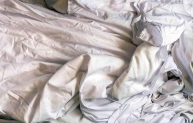 How to Remove Sweat Stains from Pillow Cases 