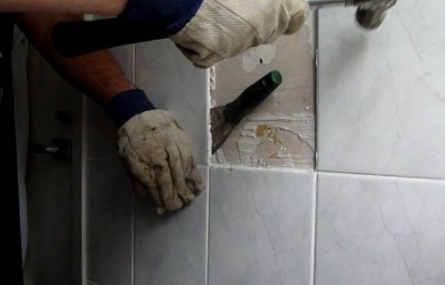 How To Remove Wall Tiles Without Damaging Plasterboard - Removing Tile Adhesive From Plasterboard Walls