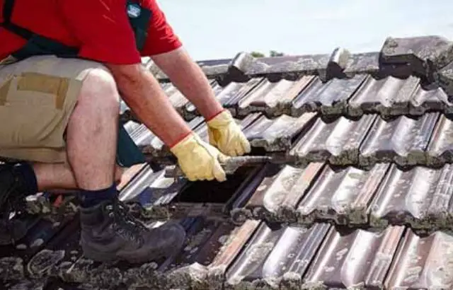 how to remove a roof tile