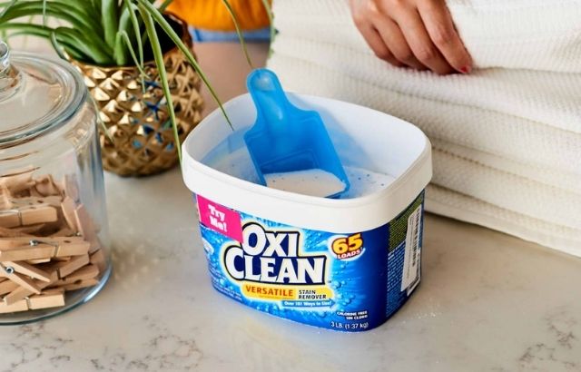 how to use OxiClean in the top load washer