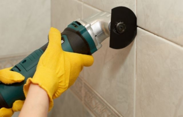 how to remove wall tiles quickly