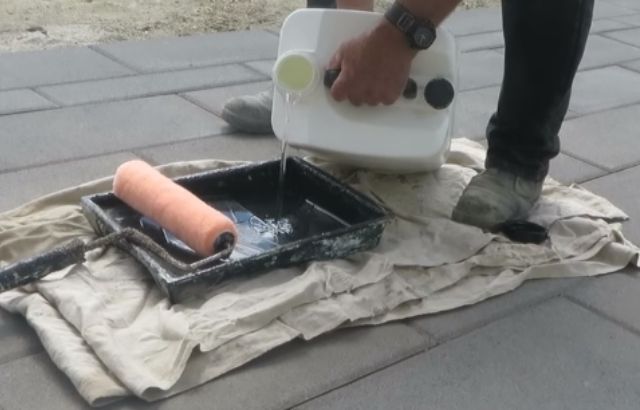 how to clean concrete pavers
