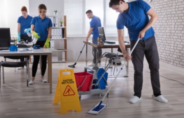 how to clean hardwood floors with vinegar