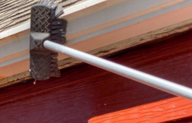 how to clean tiger stripes on aluminum gutters
