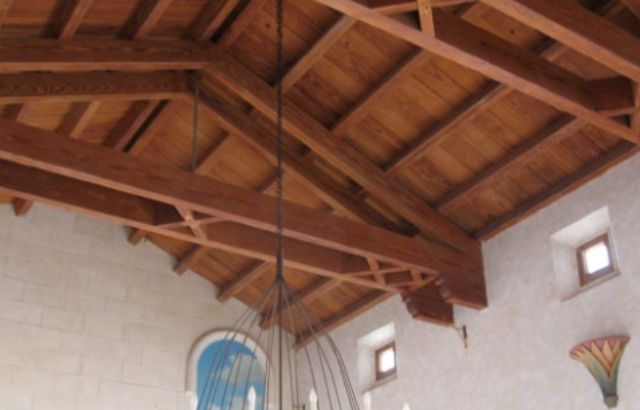 how to insulate vaulted ceiling between rafters