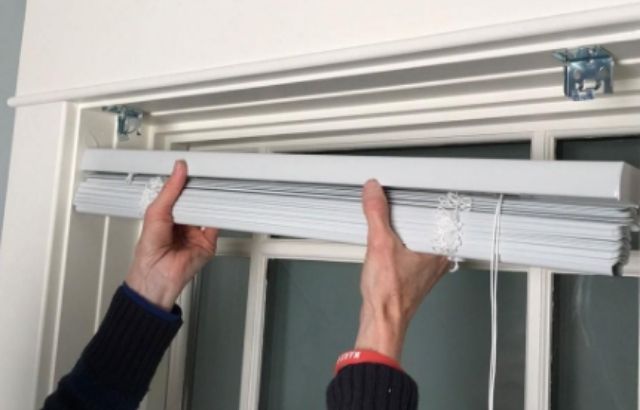 how to remove cellular blinds