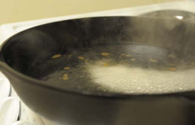 How to Clean a Broiler Pan 