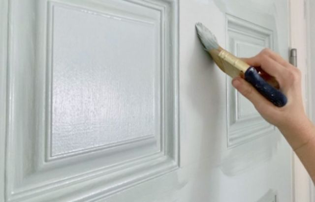 how to paint closet doors with slats