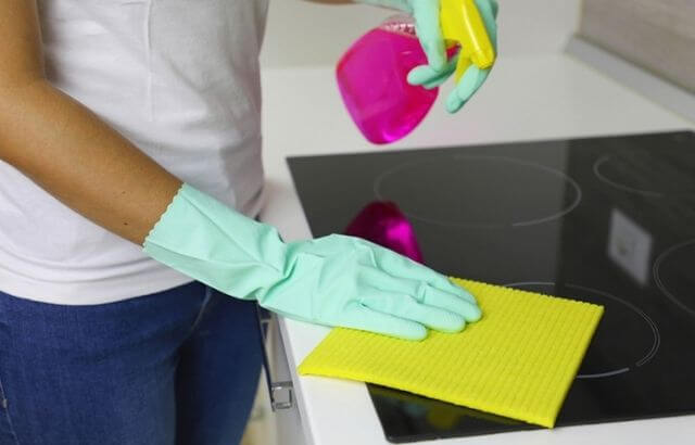 How to Clean a Black Stove Top 