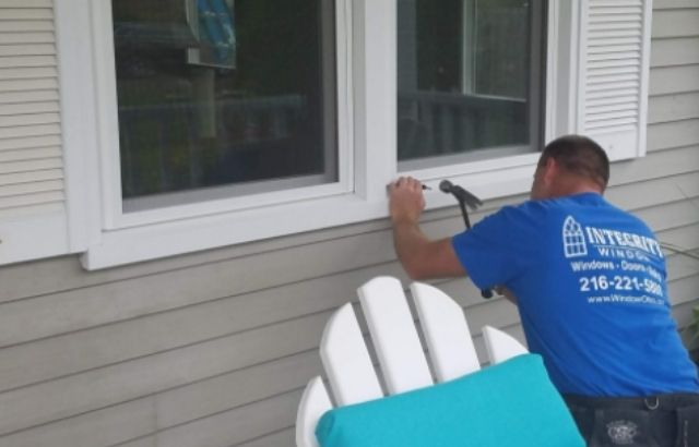 How to install vinyl replacement windows in a wood frame