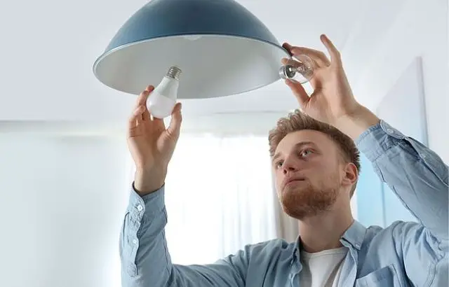 how to change light bulb in ceiling fixture