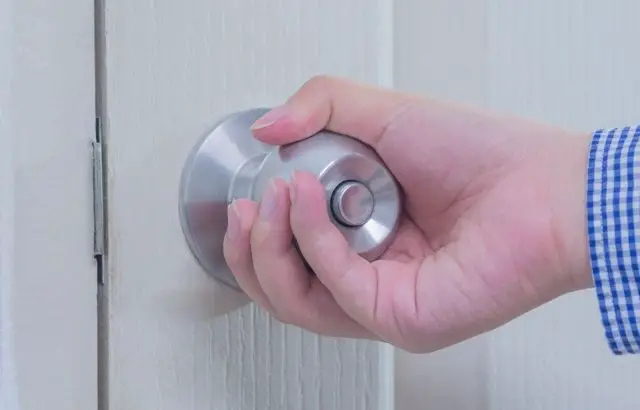 how to unlock push and twist button door lock