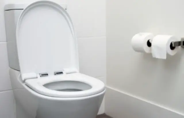 Toilet paper holder left or right