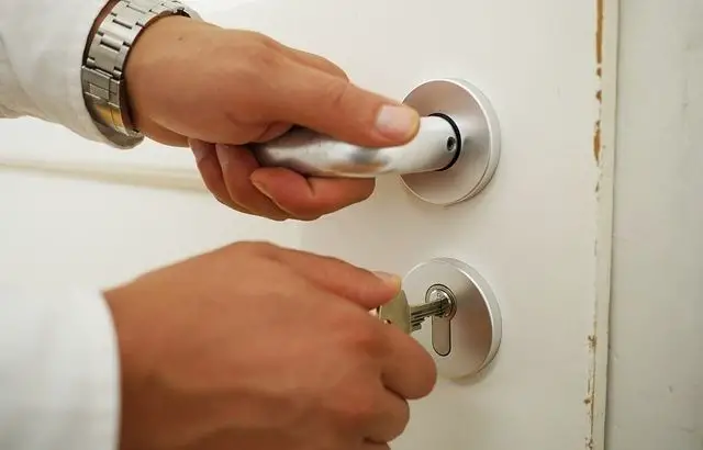 How to Make a Homemade Door Lock