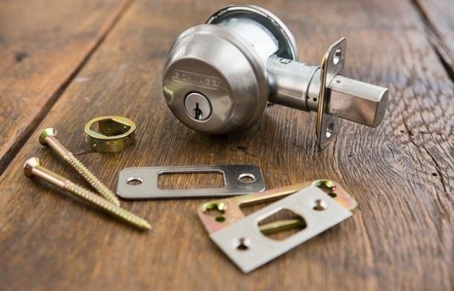how to pick a one hole door lock