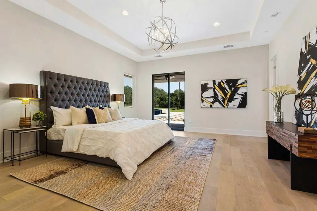 master bedroom size