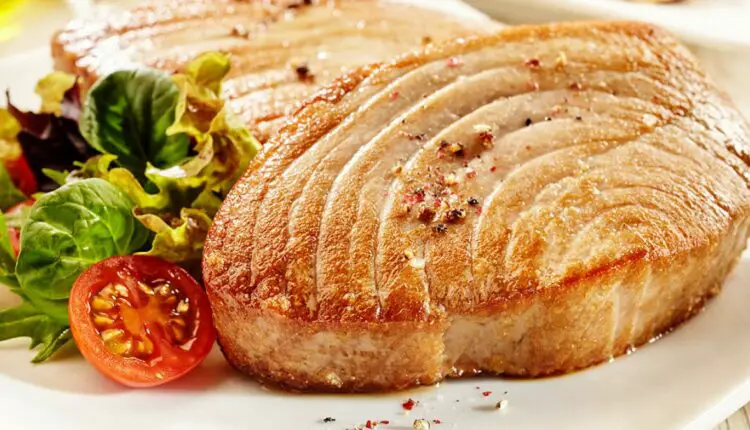 How to Cook Frozen Tuna Steak in the Oven