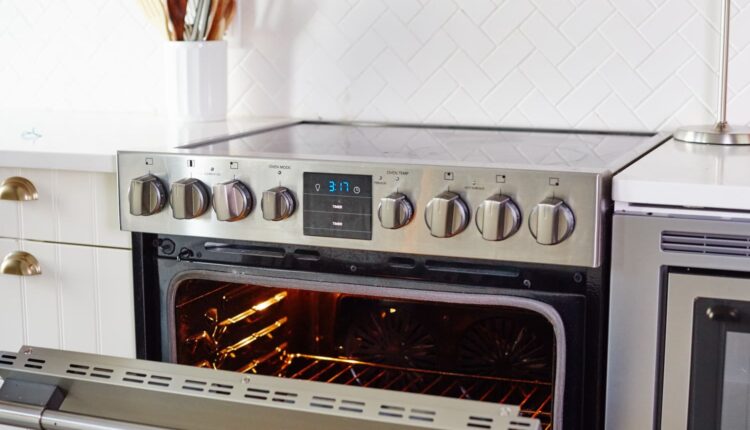 How to Tell If the Oven Is Gas or Electric