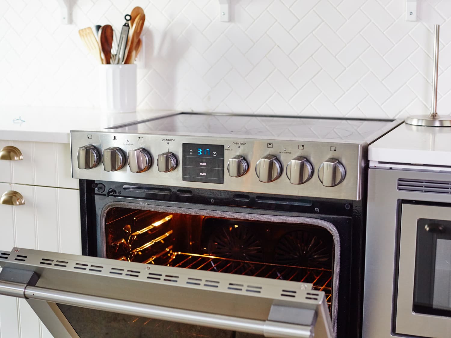 How to Tell If the Oven Is Gas or Electric | Learn the Differences