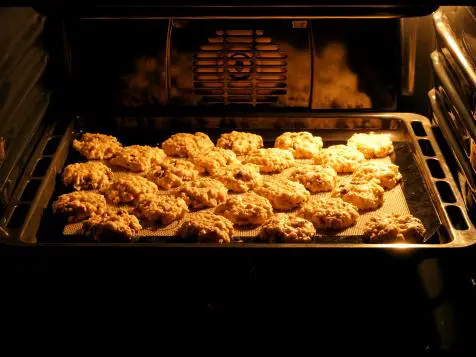 How to Bake Cookies in a Convection Oven