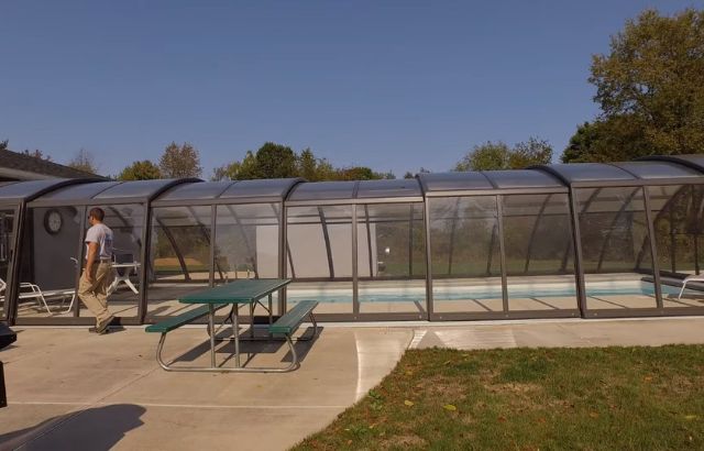 This is how a windproof pool enclosure looks like