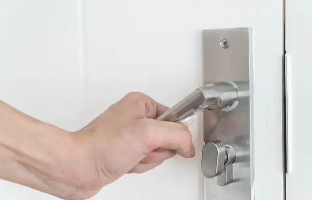 How to Remove Kwikset Door Handle