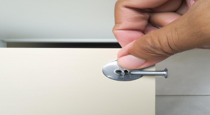 Tighten up the screws on the soft close drawers