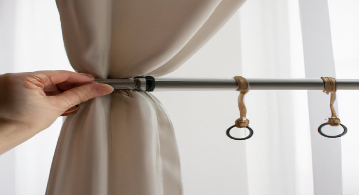 Hanging the middle and top of your curtains using rings/rods