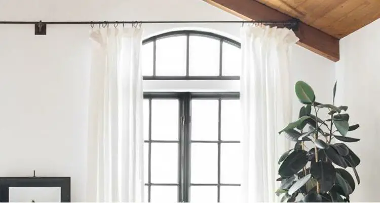 How to Hang Curtains on Arched Windows