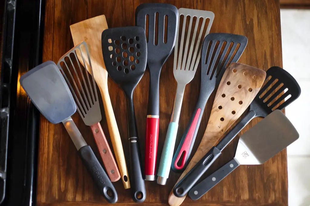 Best Kitchen Utensils for Cast Iron Pans