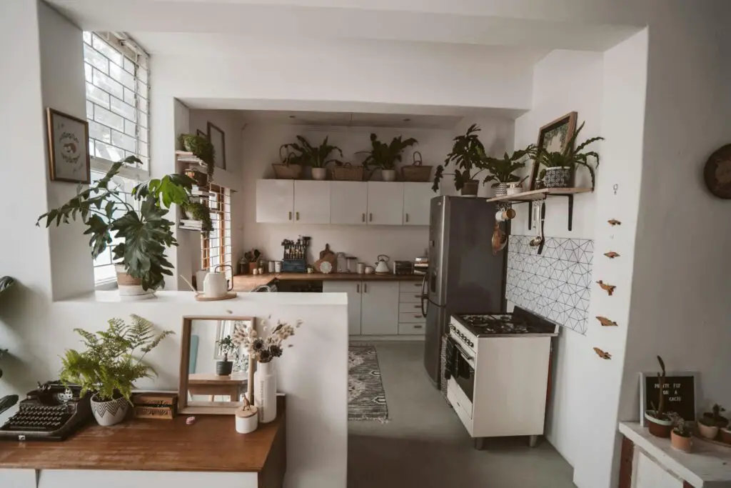 how to decorate floating shelves in kitchen