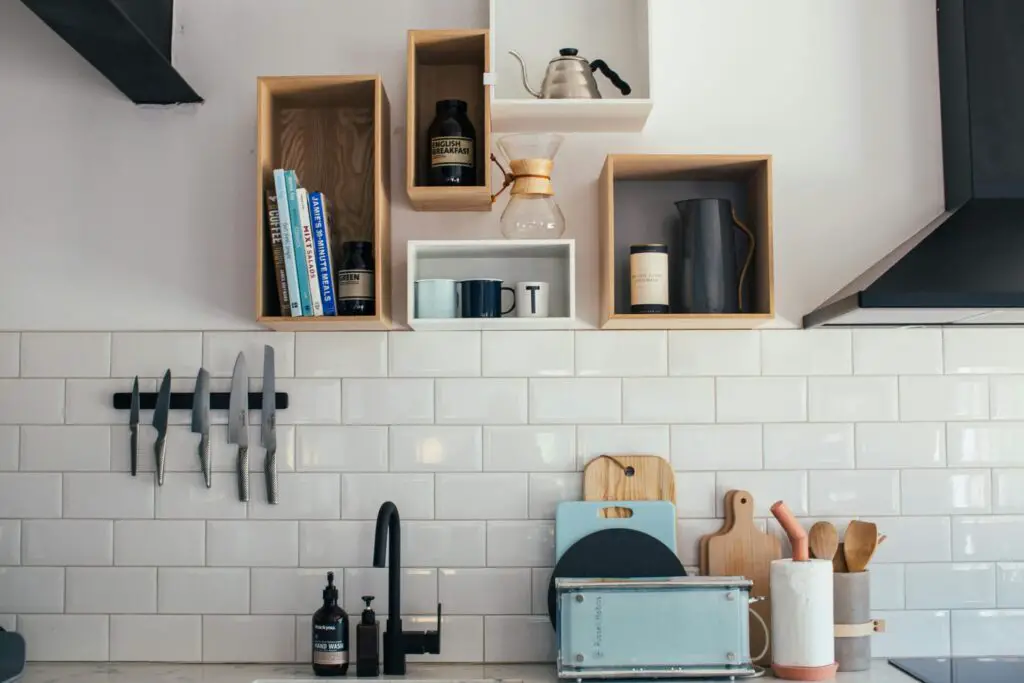 how to decorate floating shelves in kitchen