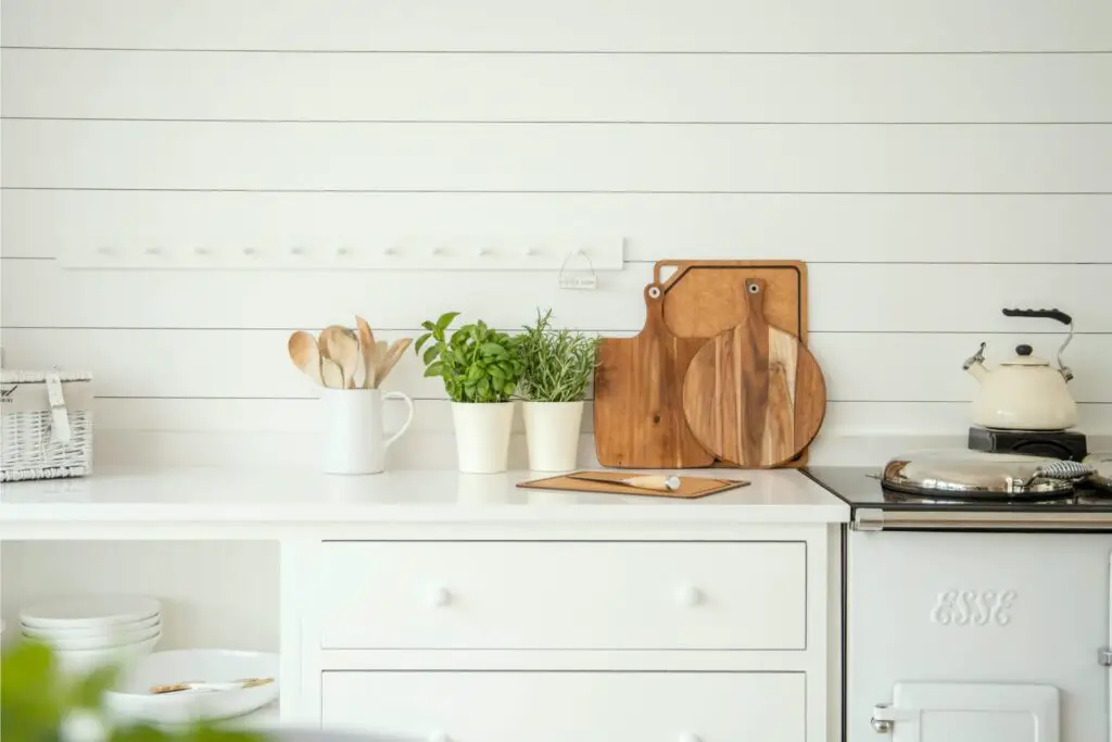 how to decorate a white kitchen