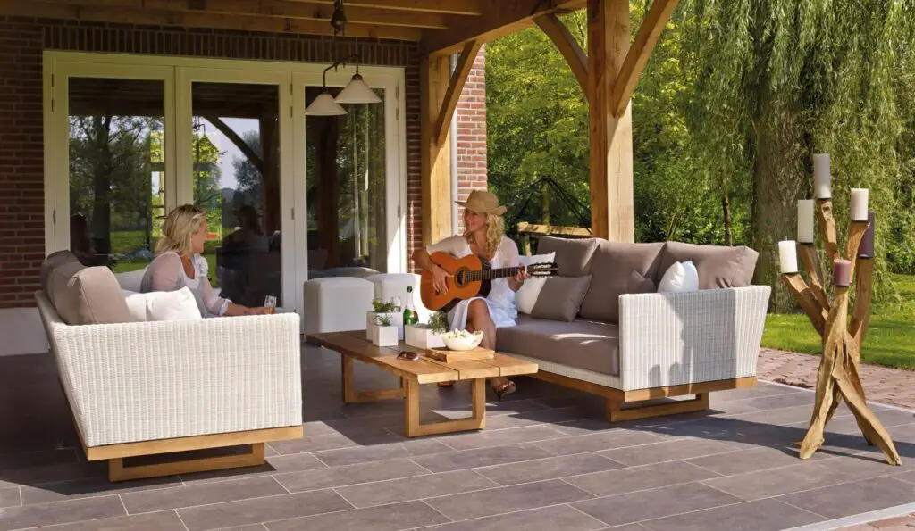 how to build a deck on a mobile home